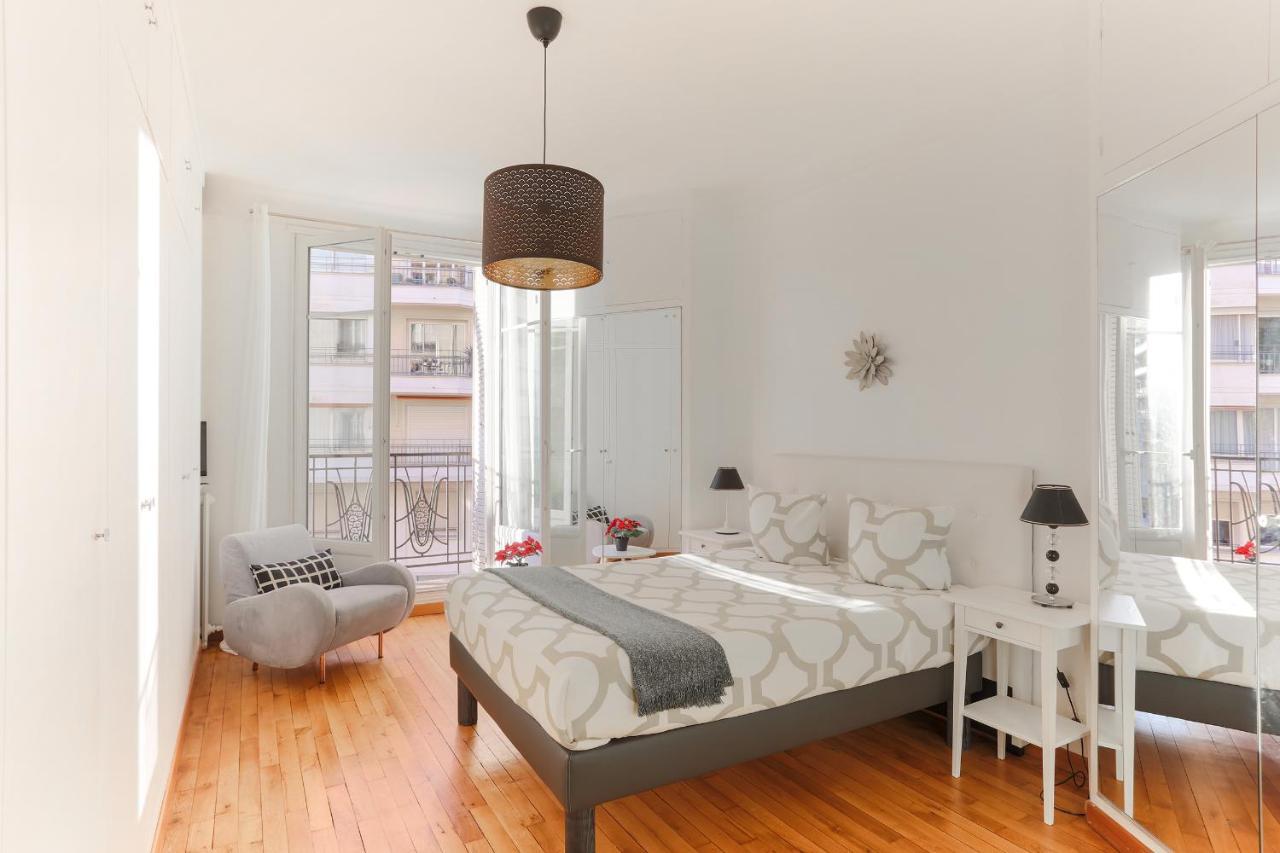 Appartement Place Du Trocadero ปารีส ภายนอก รูปภาพ